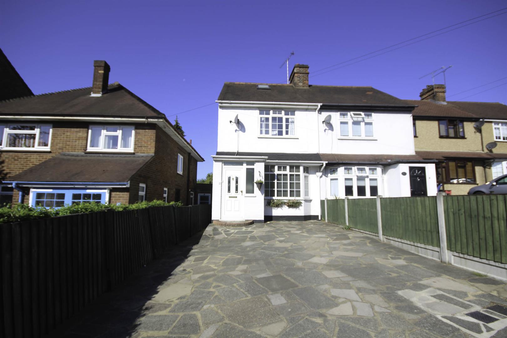 Kavanaghs Road, Brentwood Keith Ashton